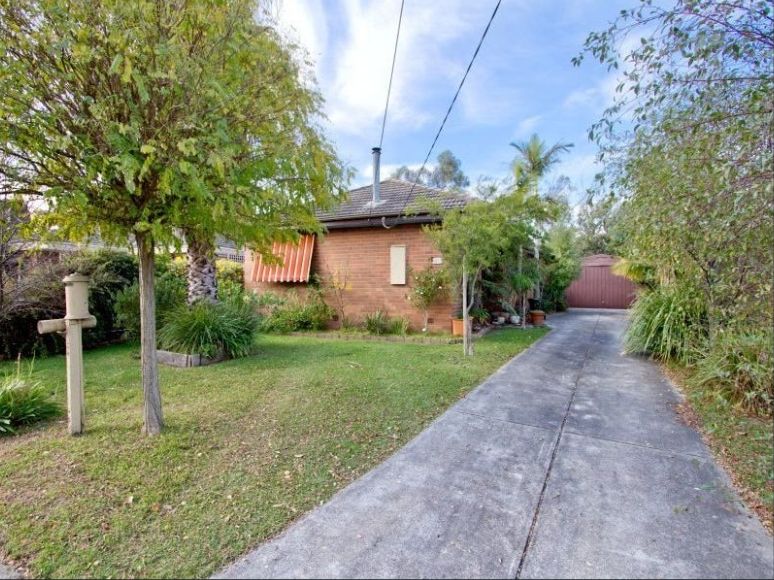3 bedrooms House in 50 Silvertop Crescent FRANKSTON NORTH VIC, 3200