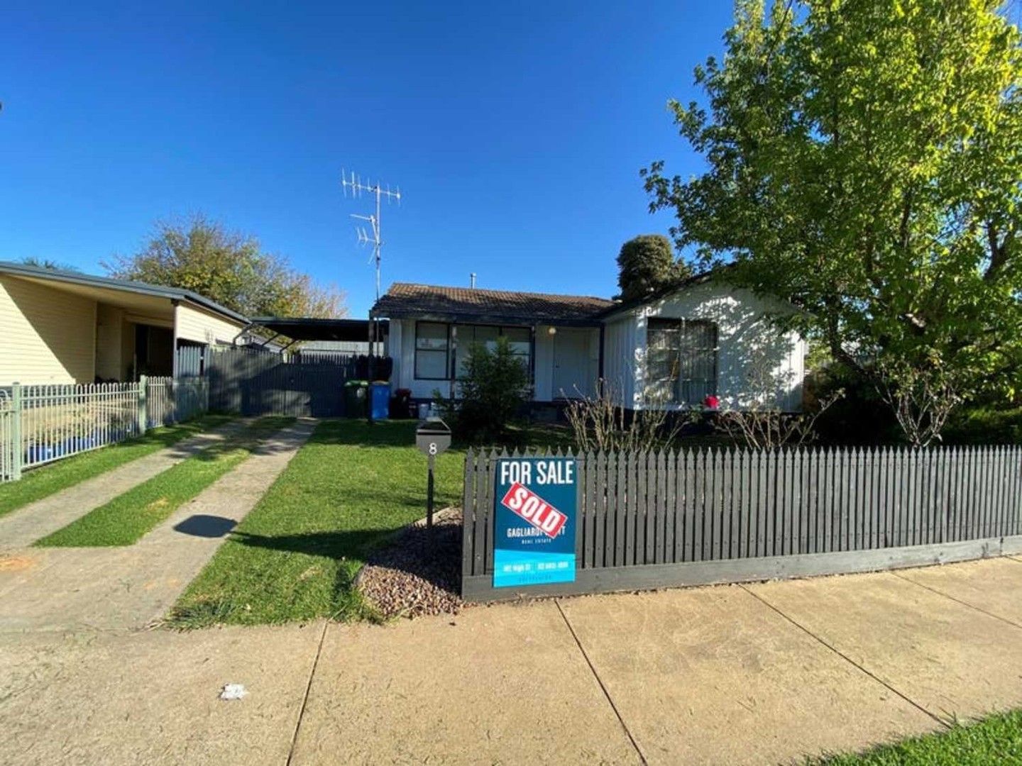 3 bedrooms House in 8 Devon Court SHEPPARTON VIC, 3630