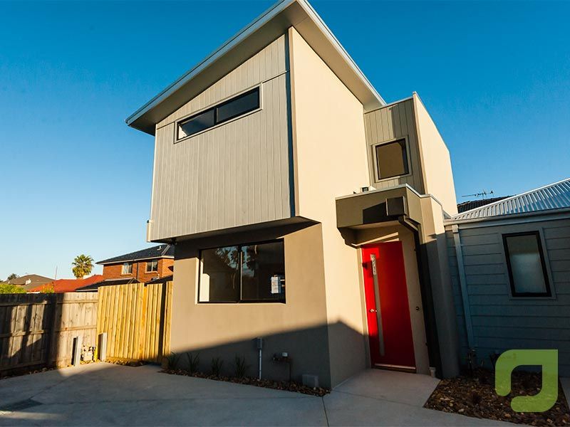 2 bedrooms Townhouse in 2/11 Edmund Street MAIDSTONE VIC, 3012