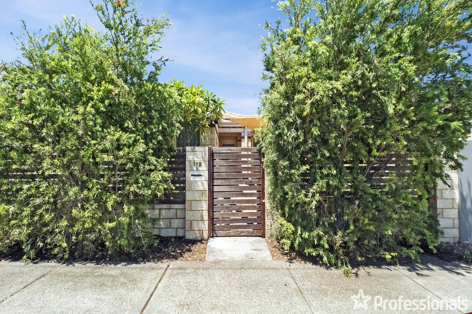 3 bedrooms Villa in 198A Arkana Road WESTMINSTER WA, 6061