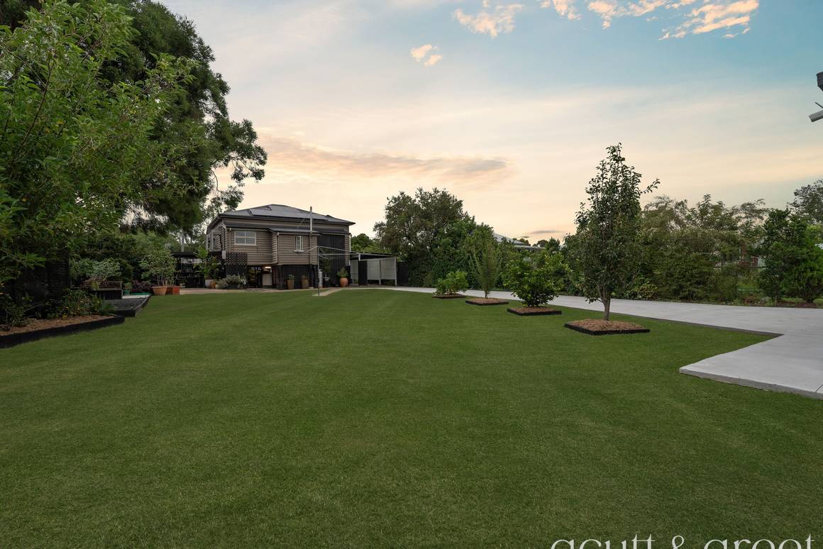 3 Madden Lane Rosewood 4340 - Image 6