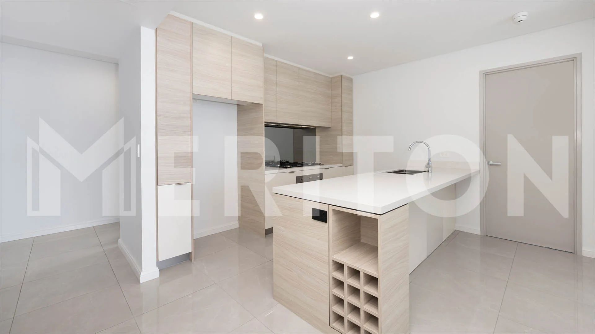 LUXURY RESORT-STYLE LIVING IN THE HEART OF SURFERS PARADISE - DESIGNER 3 BEDROOM APARTMENTS AVAILABLE NOW! - Widok 6