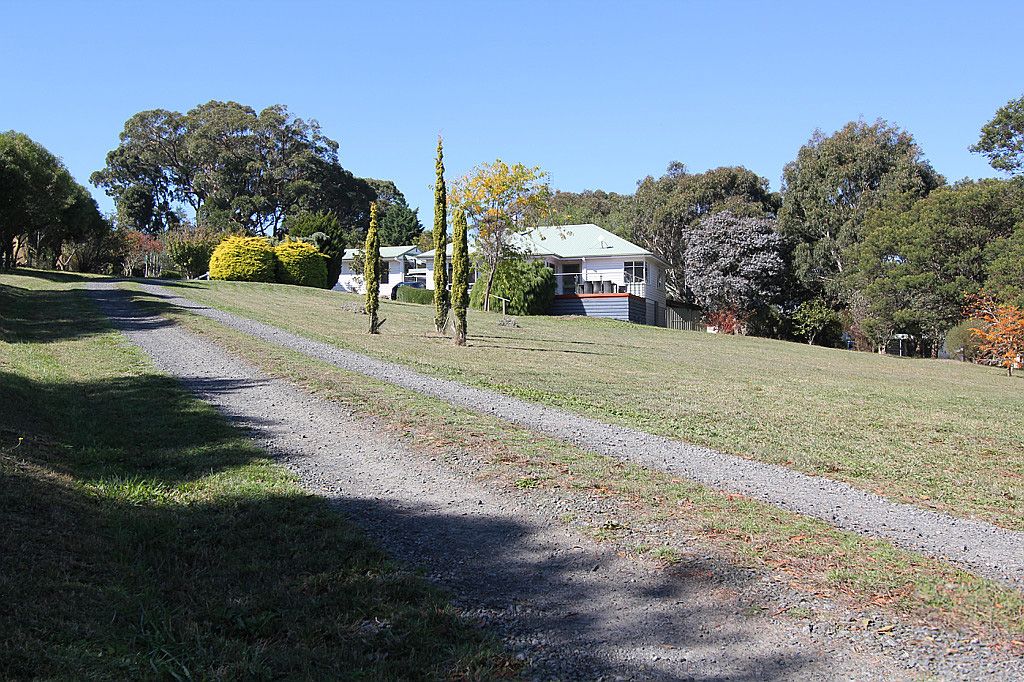 3 bedrooms House in 50 Old Western Highway GORDON VIC, 3345