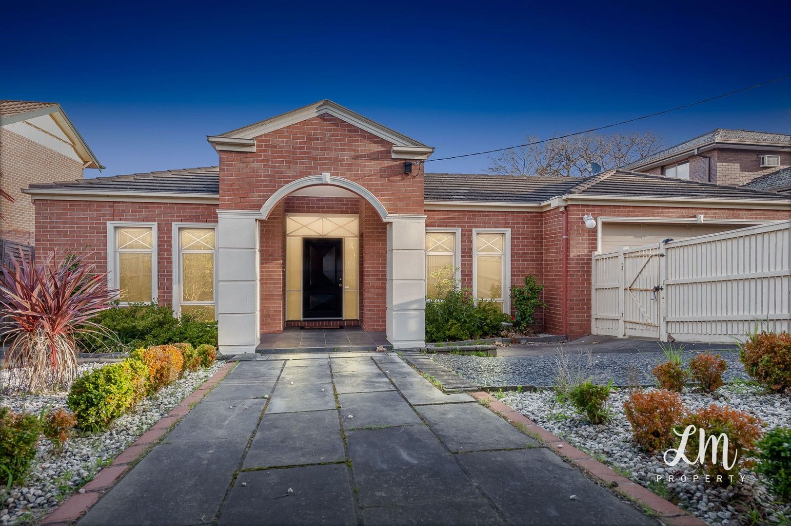 5 bedrooms House in 6 Fairfield Avenue CAMBERWELL VIC, 3124