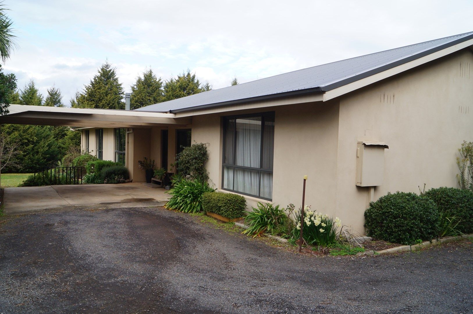 4 bedrooms House in 29 DARRAWEIT GUIM ROAD WALLAN VIC, 3756