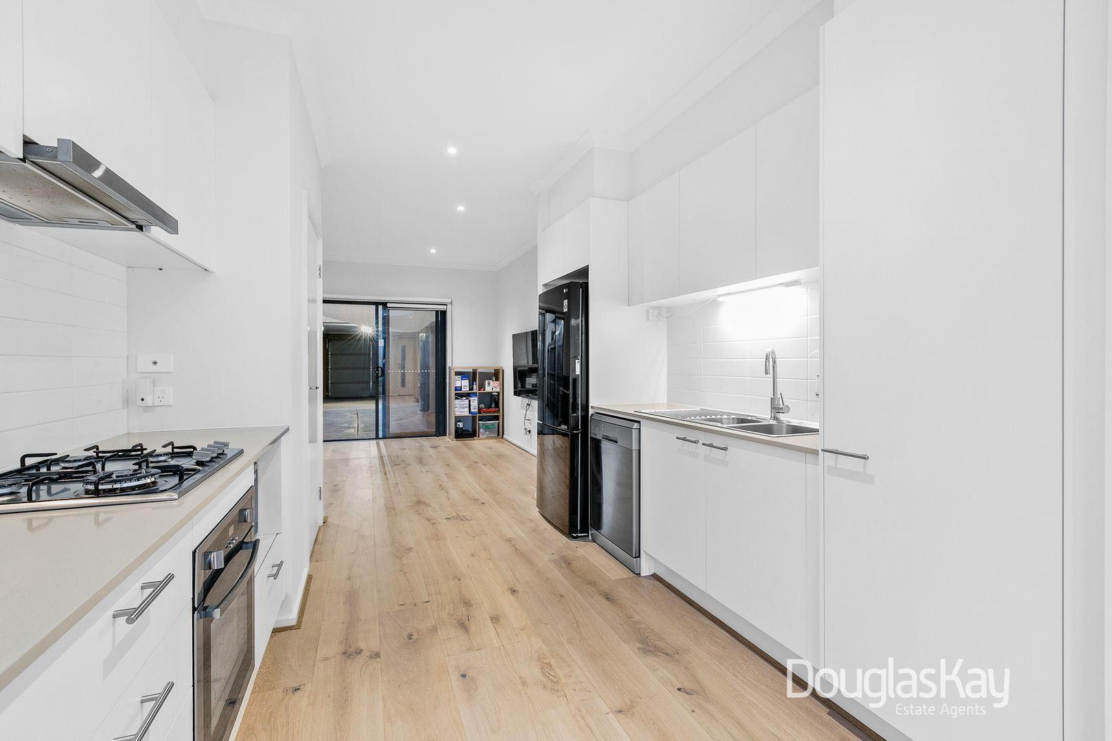 71 Queen Circuit, Sunshine VIC 3020, Image 2