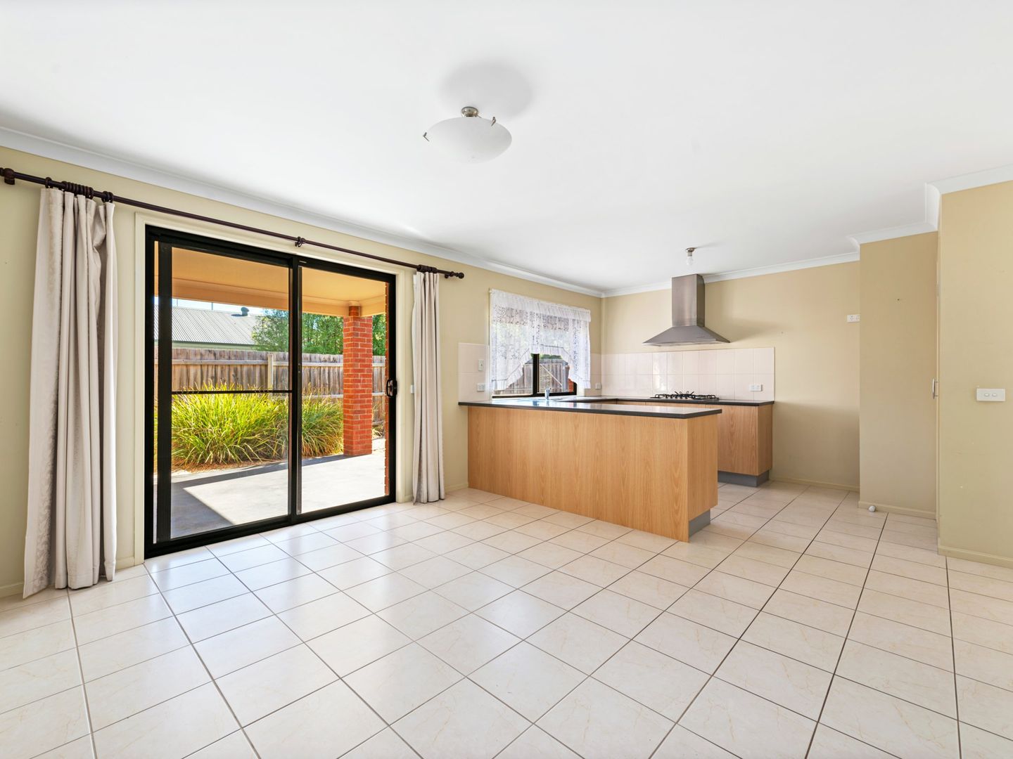 1/9 Selwyn Court, Eastwood VIC 3875, Image 2