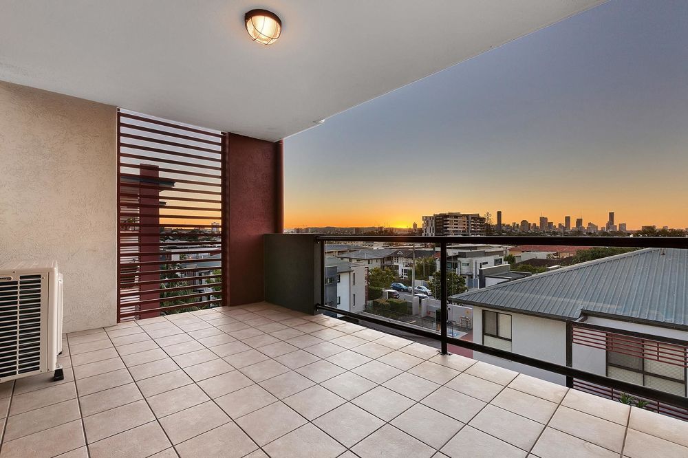 3 bedrooms Apartment / Unit / Flat in 11/11-15 Kitchener Street COORPAROO QLD, 4151