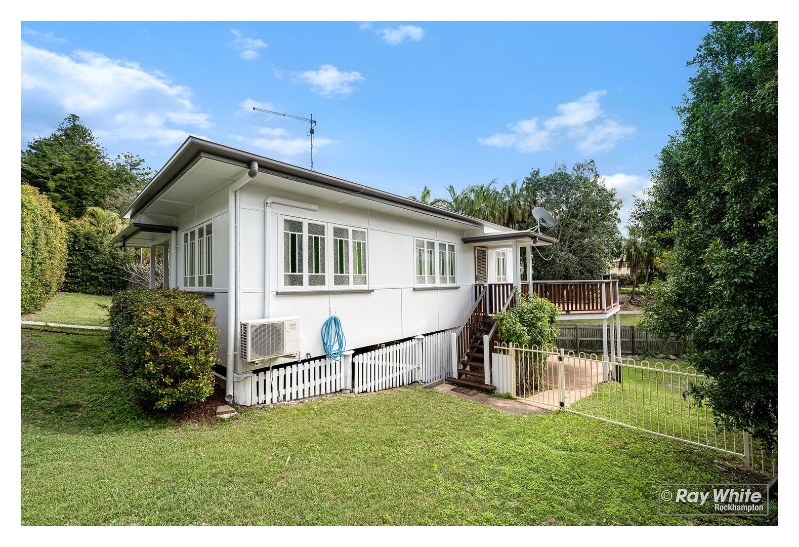 3 bedrooms House in 240 Denham Street THE RANGE QLD, 4700