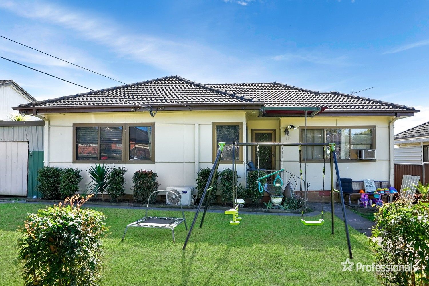 4 bedrooms House in 19 Cutler Avenue ST MARYS NSW, 2760