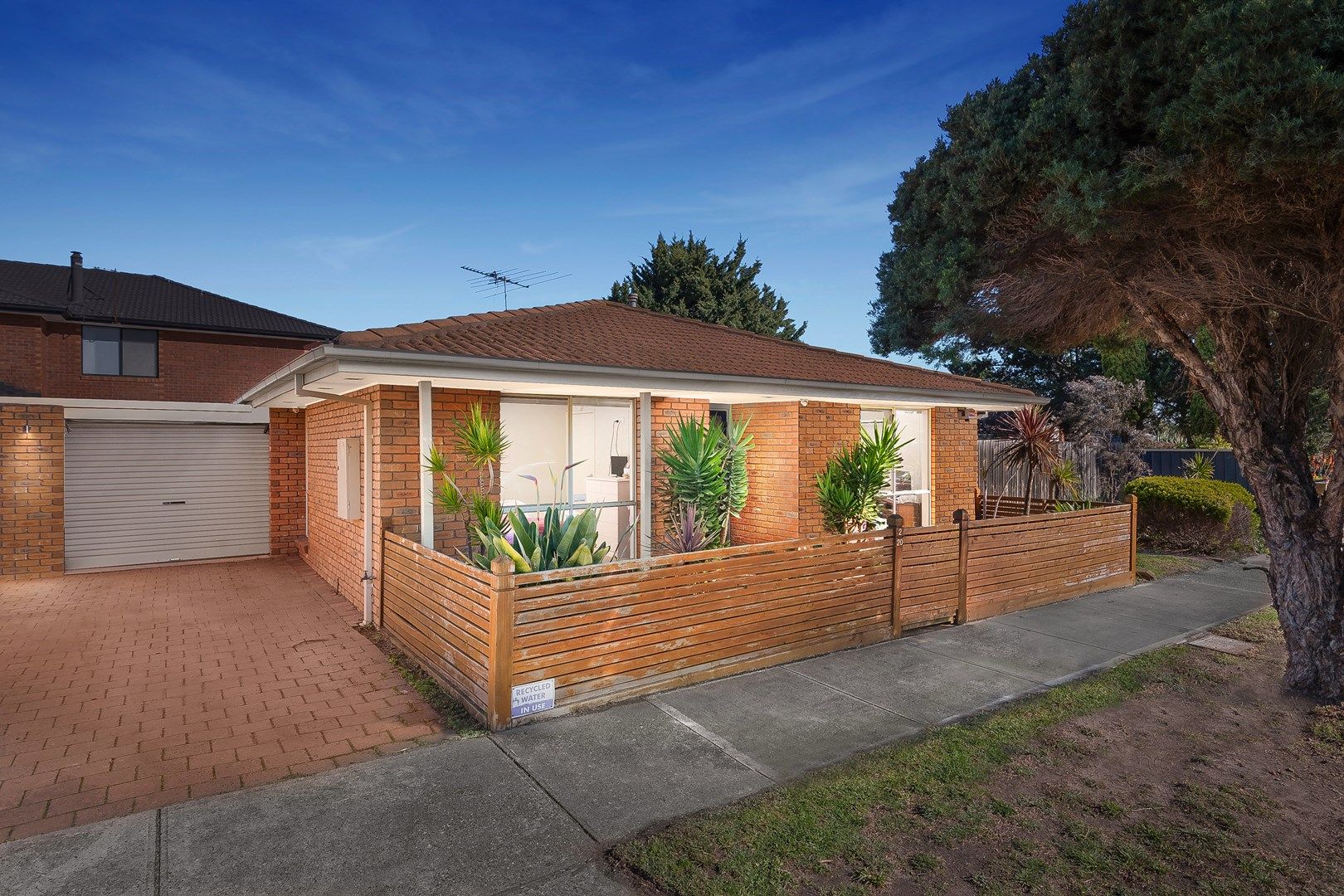 2/20 Frost Drive, Delahey VIC 3037, Image 0