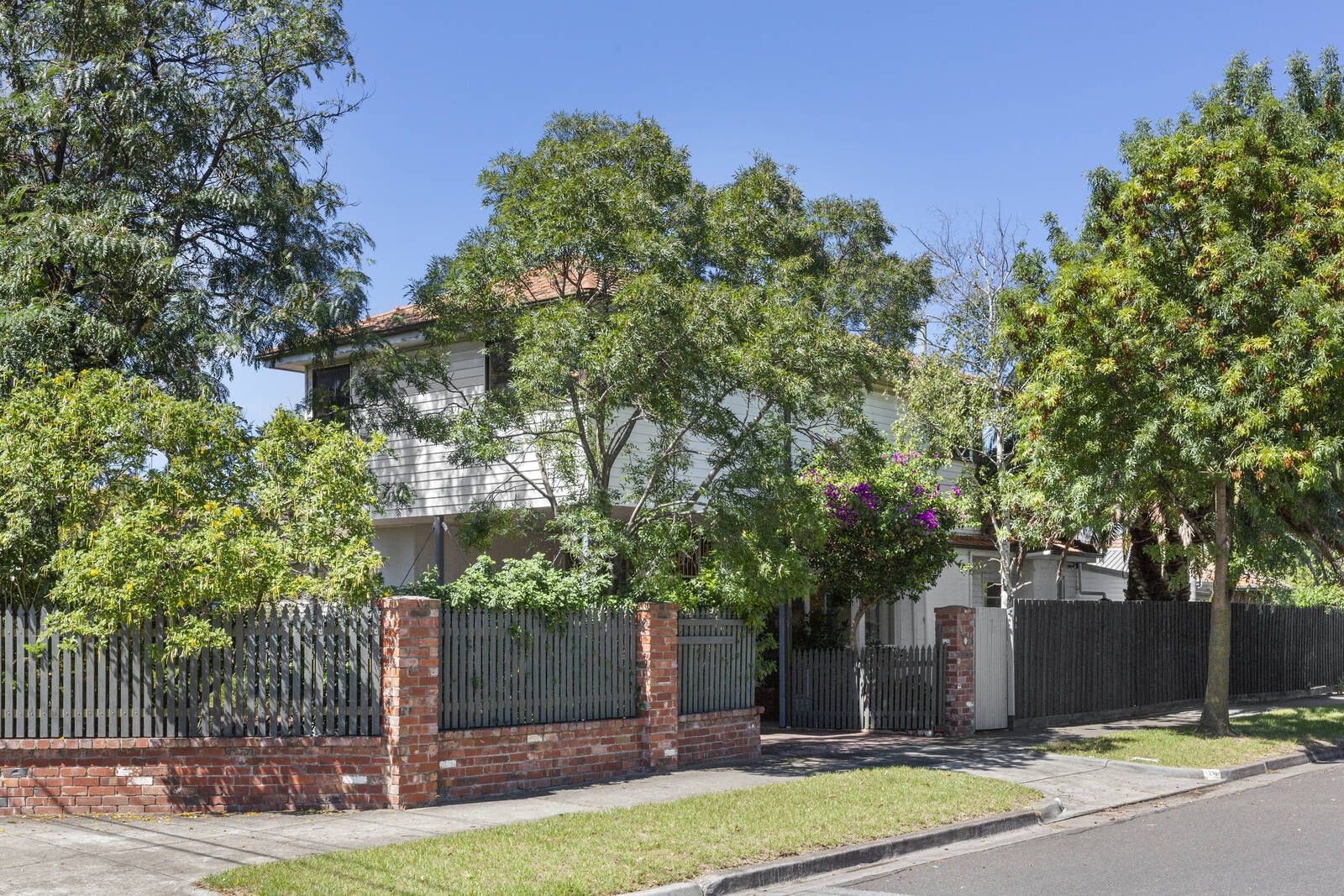 14 Oswald Thomas Avenue, Hampton East VIC 3188, Image 2