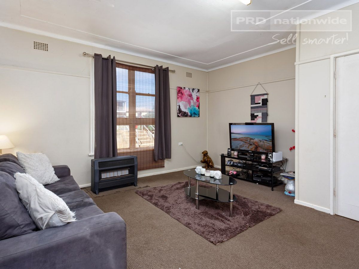 22 Northcott Parade, Mount Austin NSW 2650, Image 1