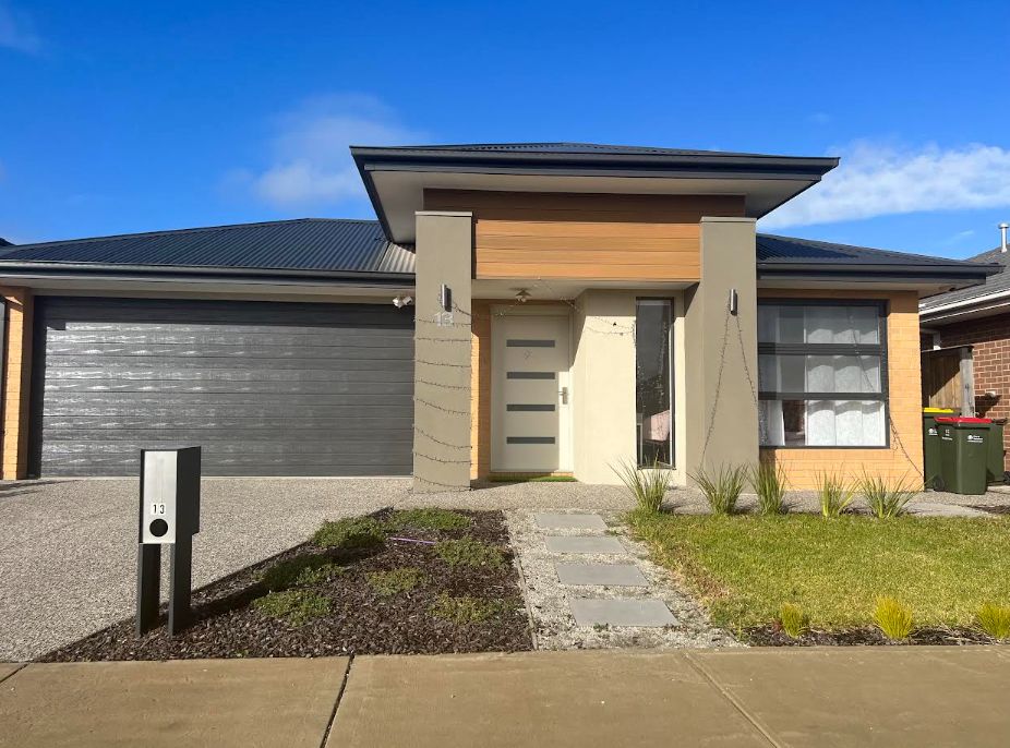 4 bedrooms House in 13 Compass Crescent DONNYBROOK VIC, 3064
