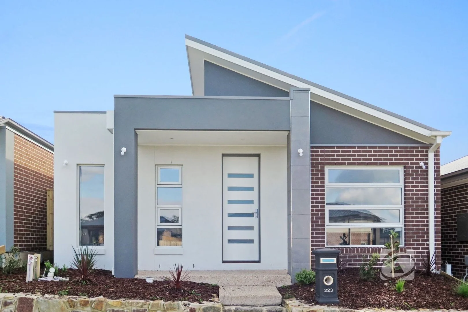 223 Pink Hill Boulevard, Officer VIC 3809