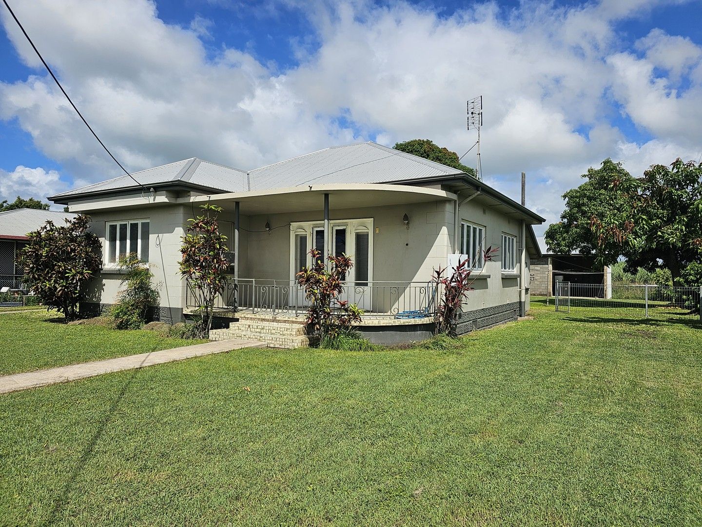 3 bedrooms House in 43 Burke Street AYR QLD, 4807