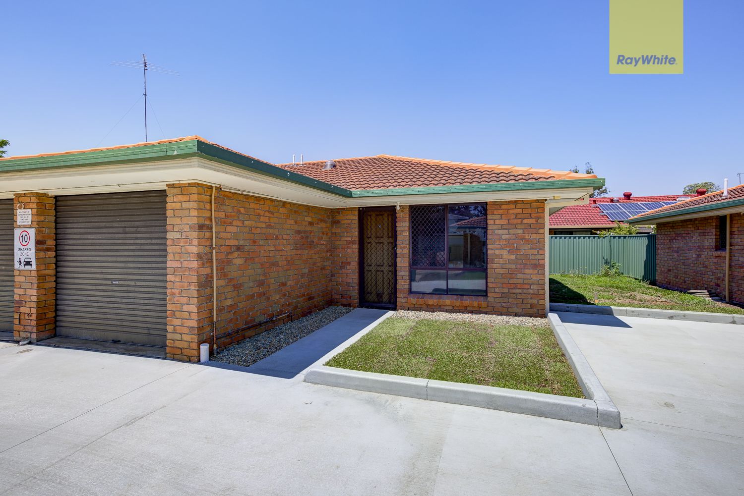 8/33 Clare Road, Kingston QLD 4114, Image 0