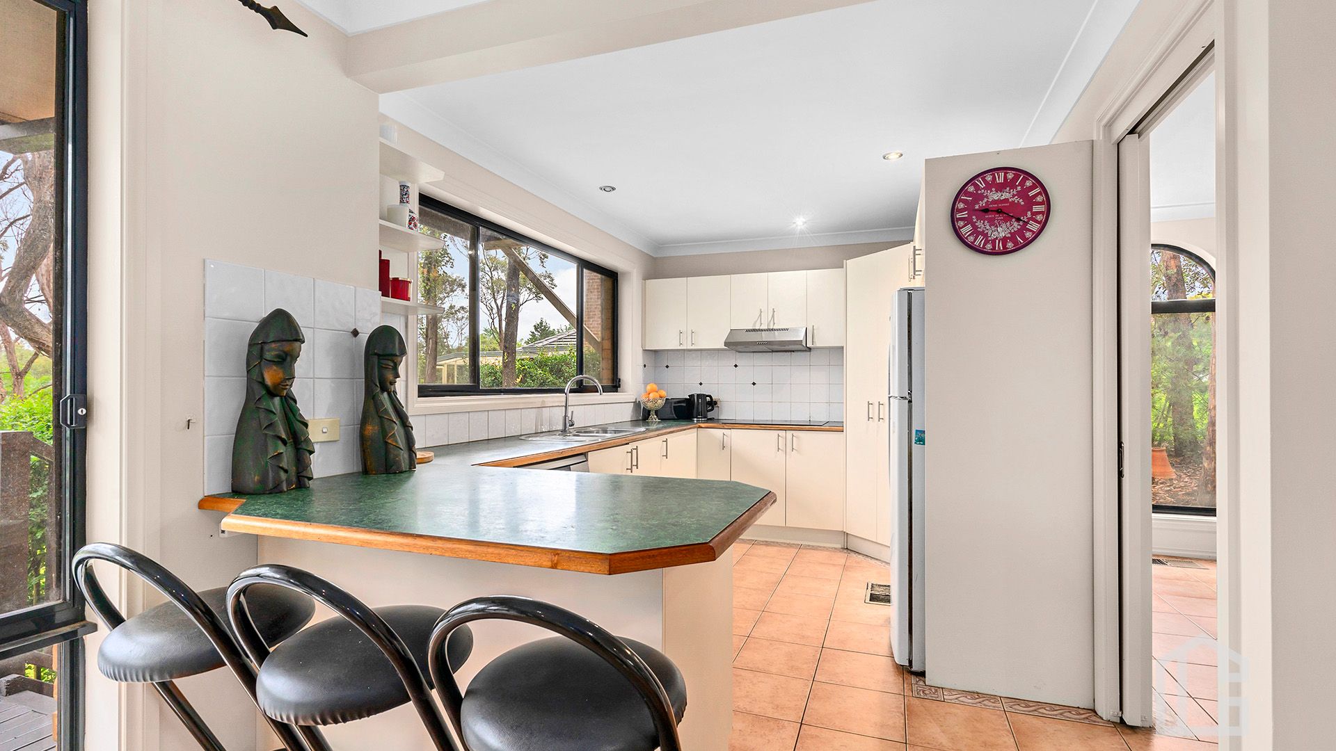 33 Summer Road, Faulconbridge NSW 2776, Image 2