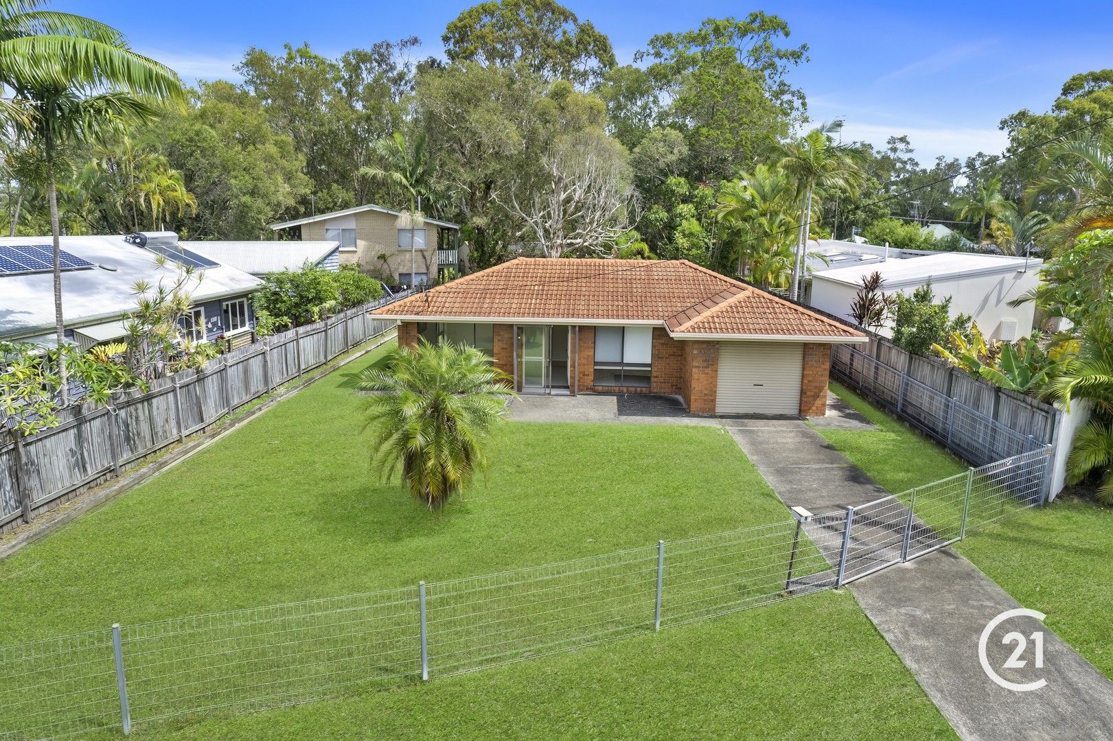 2 bedrooms House in 8 Sunset Drive NOOSA HEADS QLD, 4567