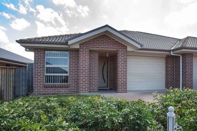 Picture of 1/16 Oystercatcher Street, ABERGLASSLYN NSW 2320