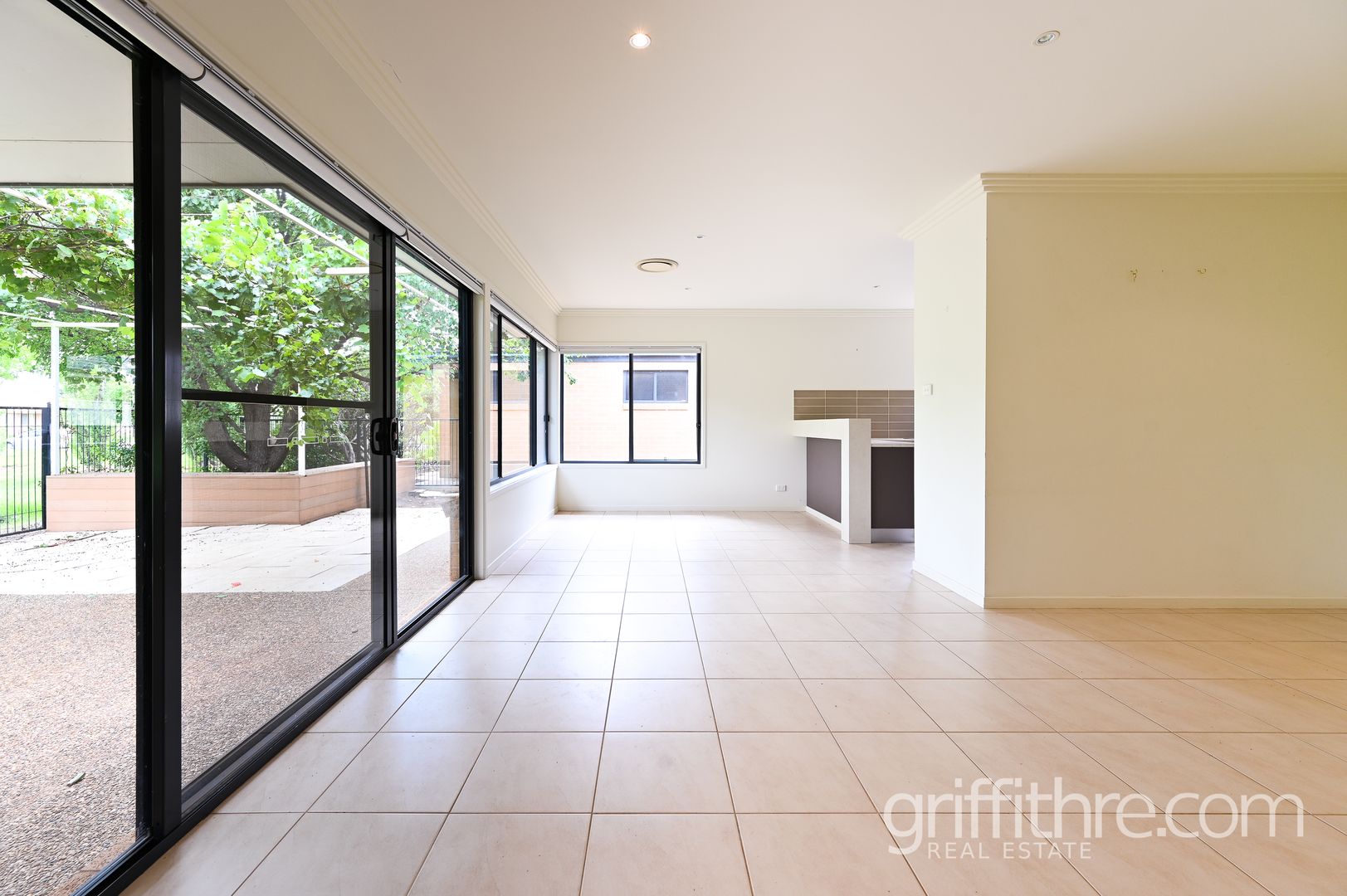 71b Nelson Drive Griffith Nsw 2680 House For Rent 420 Domain