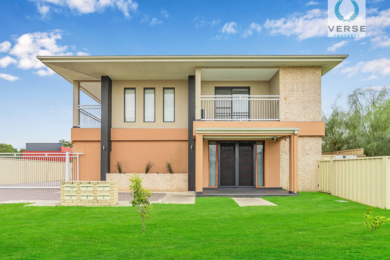 3 bedrooms House in 1/6 Oak Street CANNINGTON WA, 6107