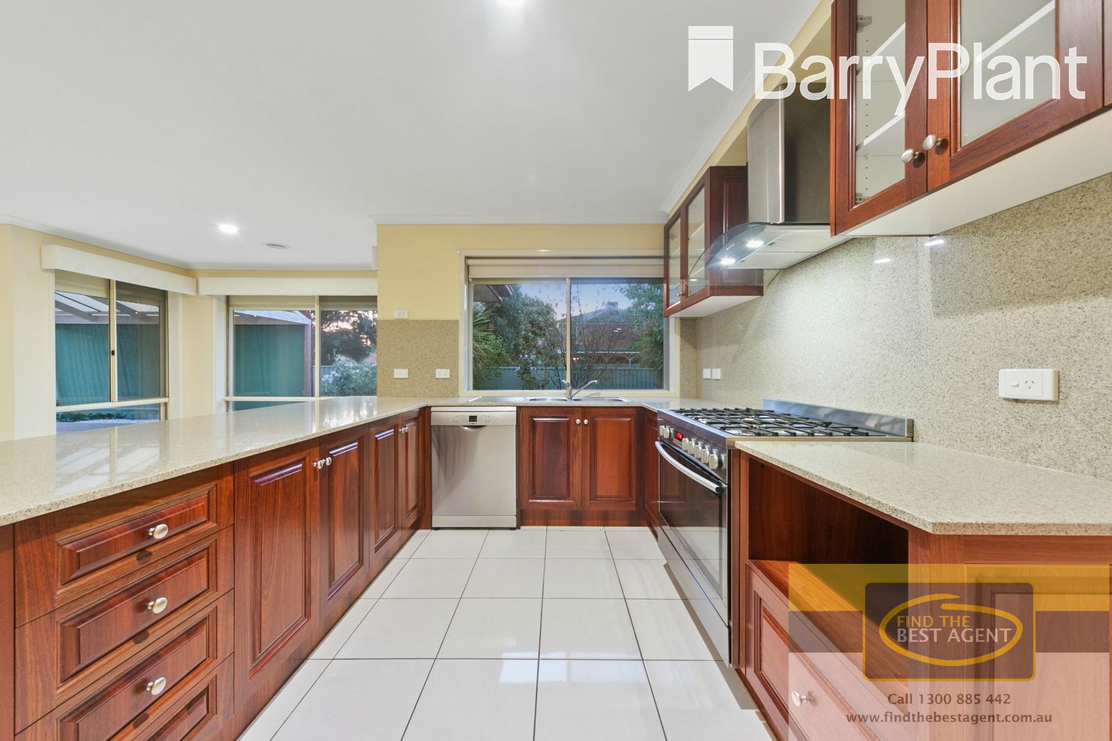 13 Hunt Club Boulevard, Cranbourne East VIC 3977, Image 2