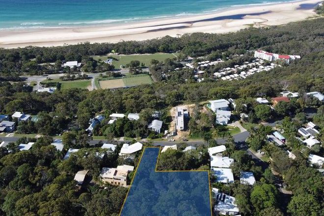 Picture of 92 Tramican Street, POINT LOOKOUT QLD 4183