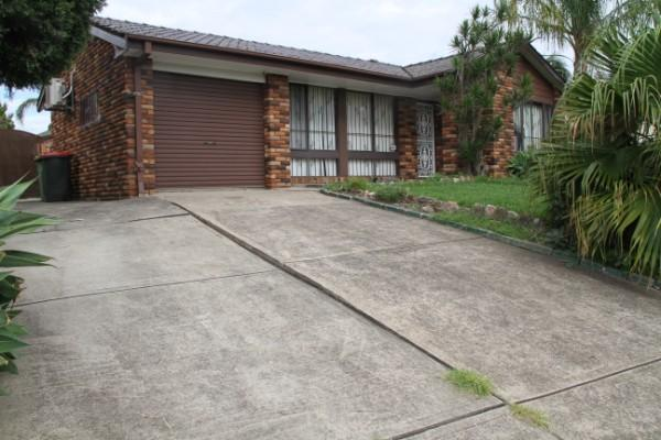 32 Tolmer Street, Bossley Park NSW 2176