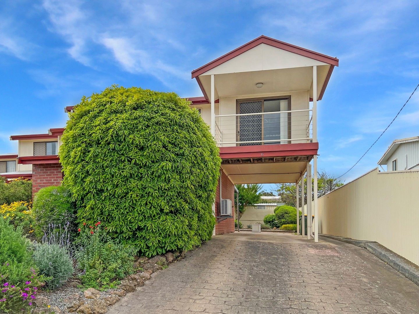 2 bedrooms Apartment / Unit / Flat in 6/5 Lipson Place PORT LINCOLN SA, 5606