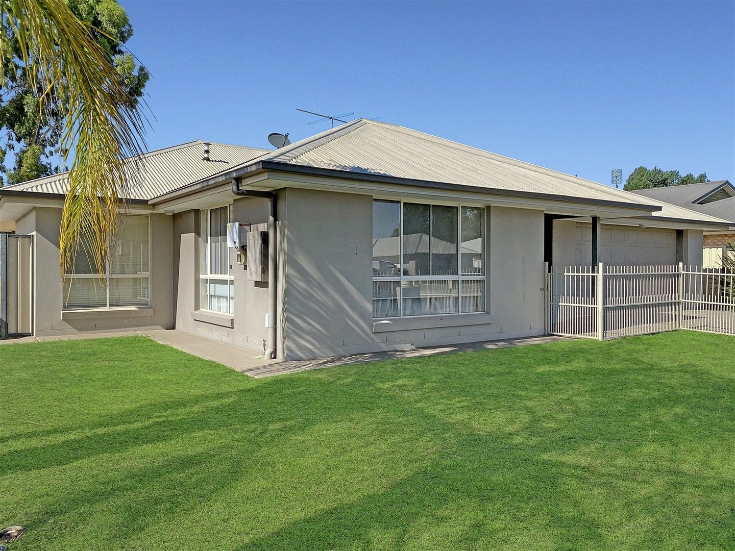 4 bedrooms House in 17 KEATING STREET CHINCHILLA QLD, 4413