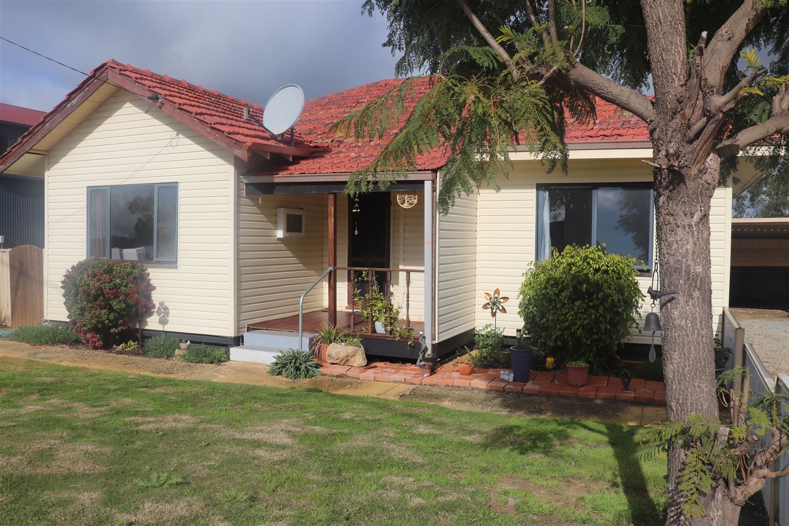 25 Mofflin Street, Calingiri WA 6569, Image 0