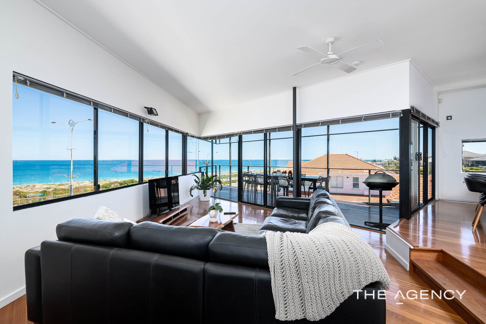 3 Contacio Cove, Trigg WA 6029, Image 2