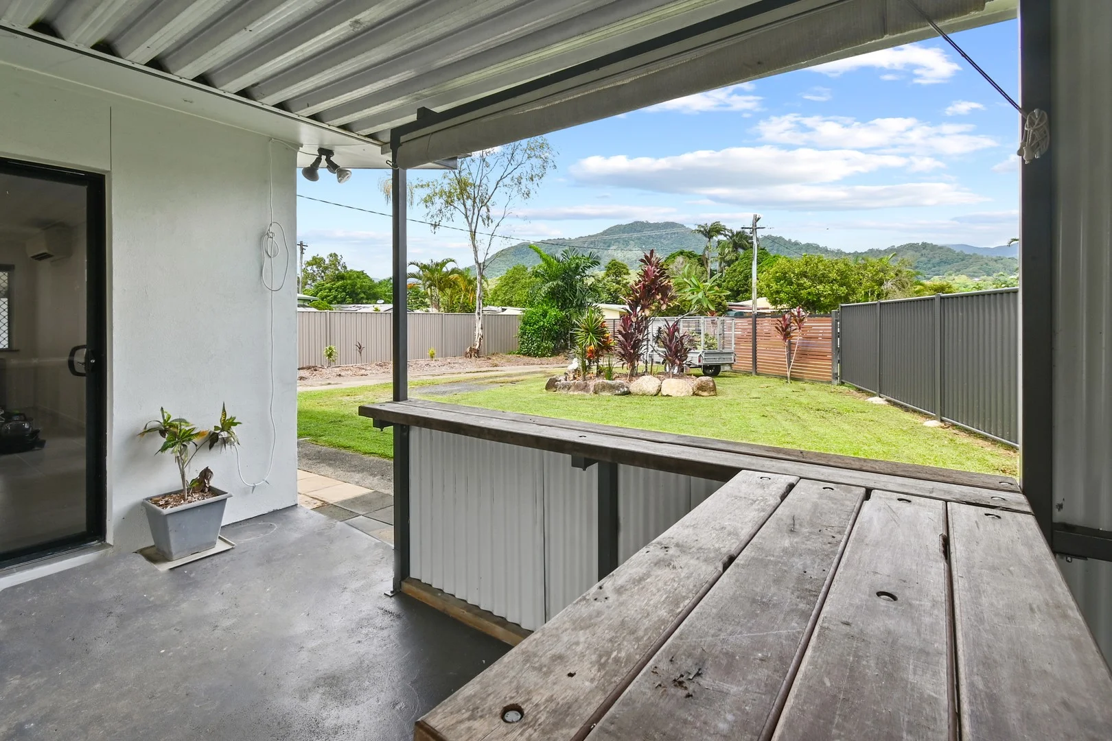 9 CONLAN CLOSE, Manoora QLD 4870