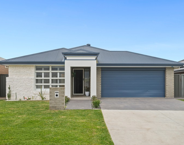 21 Bartlett Crescent, Calderwood NSW 2527