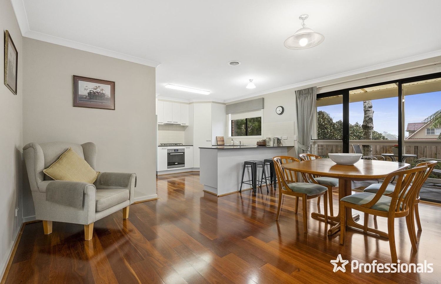2/15 Hereford Road, Mount Evelyn VIC 3796, Image 2