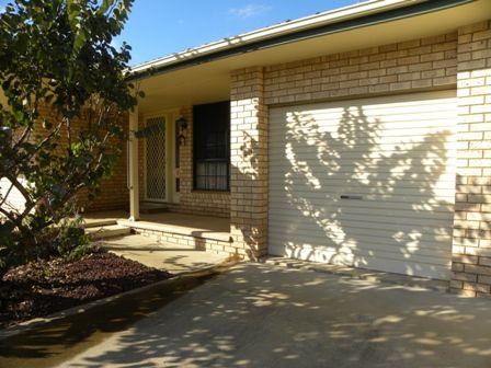 A/14 ECHUCA PLACE, Cowra NSW 2794, Image 2