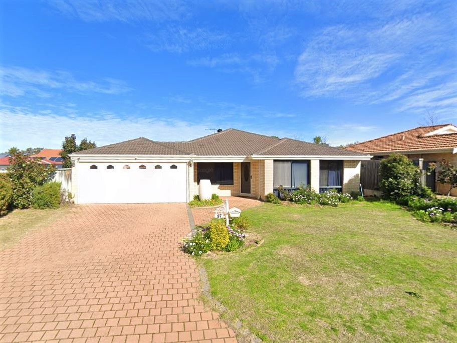 4 bedrooms House in 37 Star Bush Crescent ELLENBROOK WA, 6069