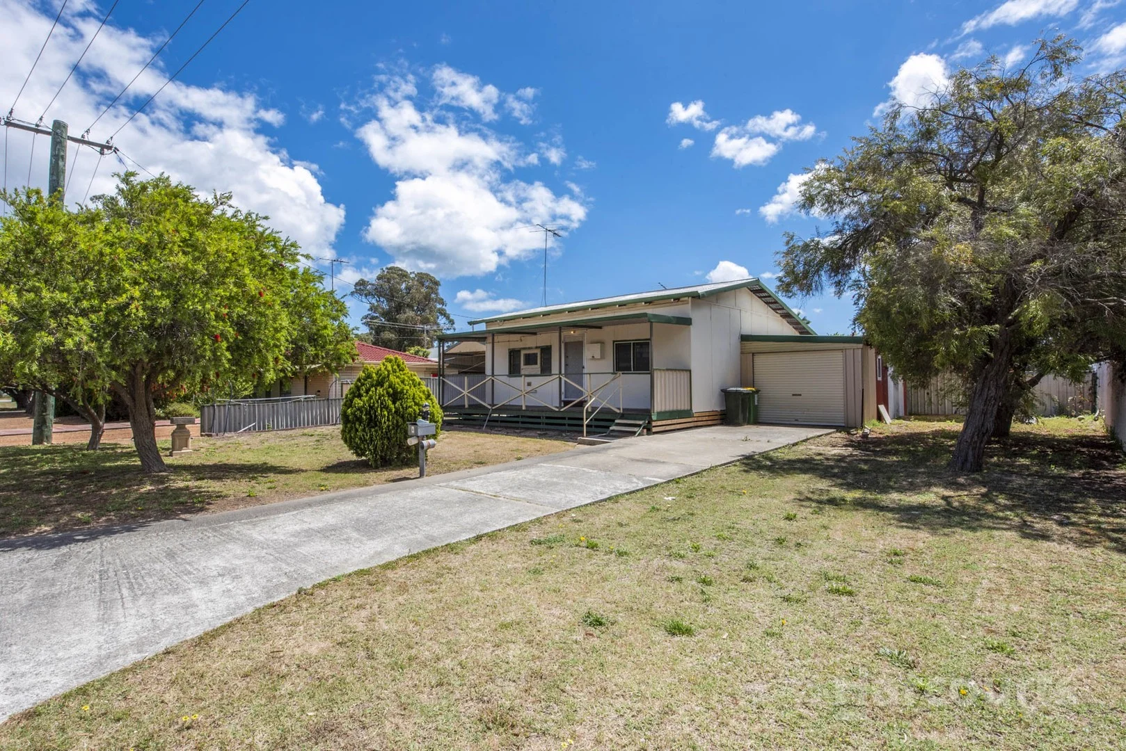 Primary image of 6 Fourth Avenue, Mandurah WA 6210