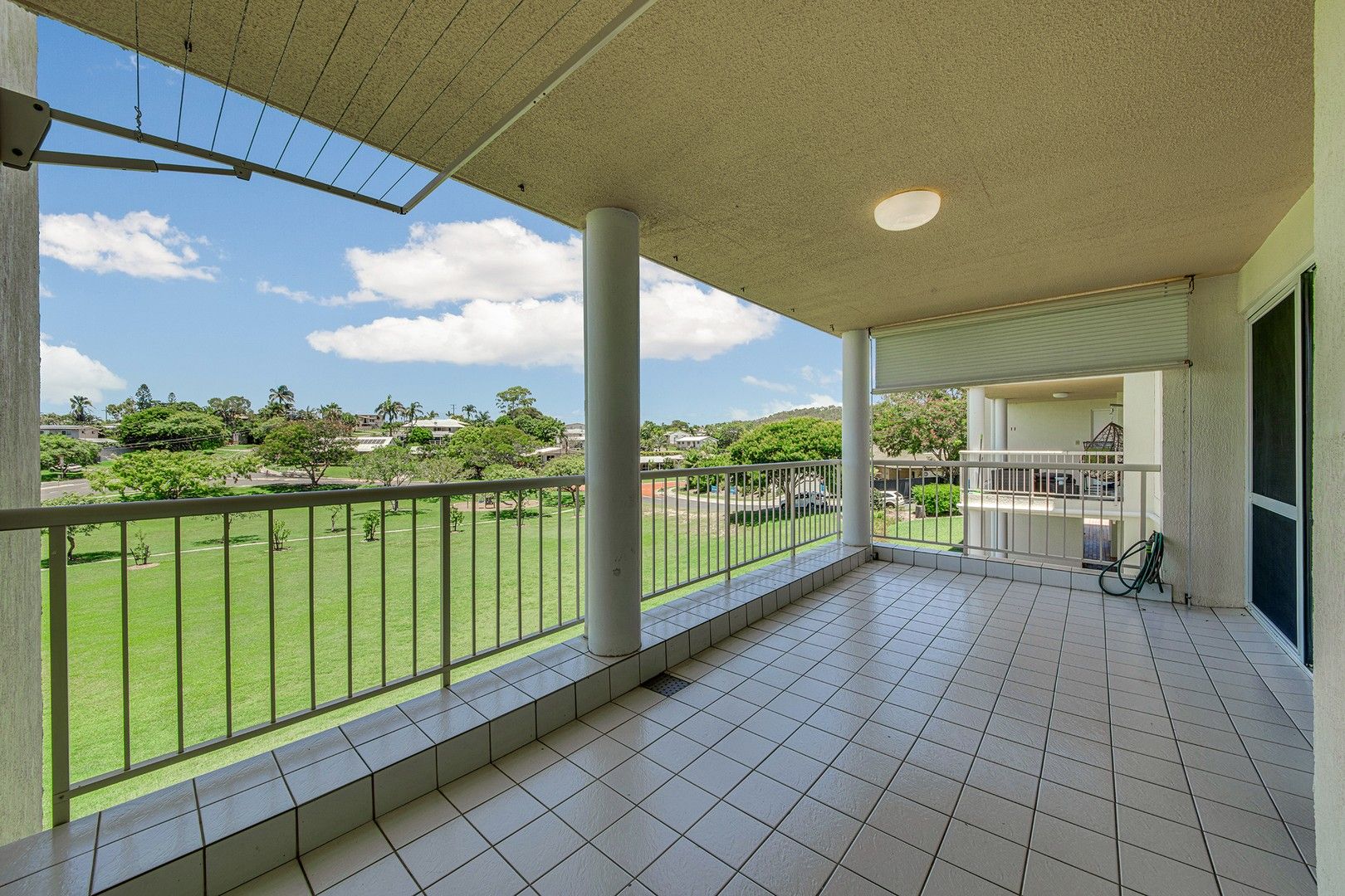 6/4 Pittsbay Crescent, Boyne Island QLD 4680, Image 0