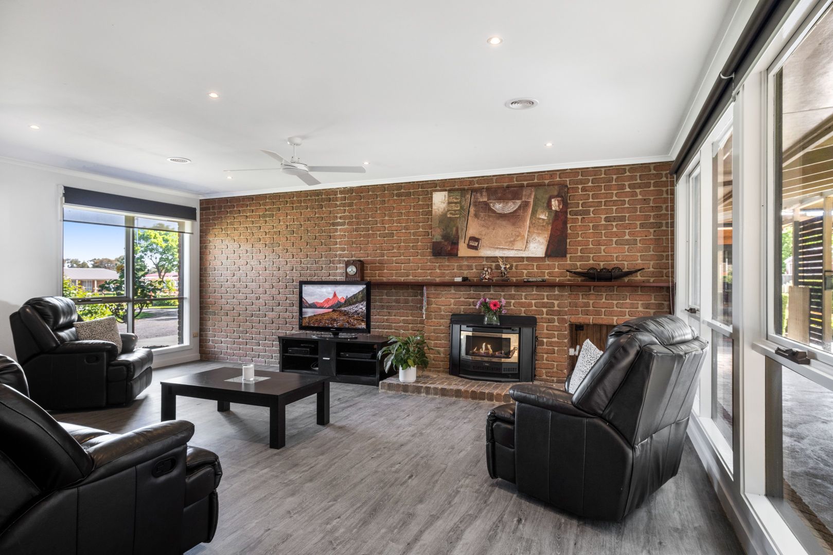 22 Home Road, Nar Nar Goon VIC 3812, Image 2