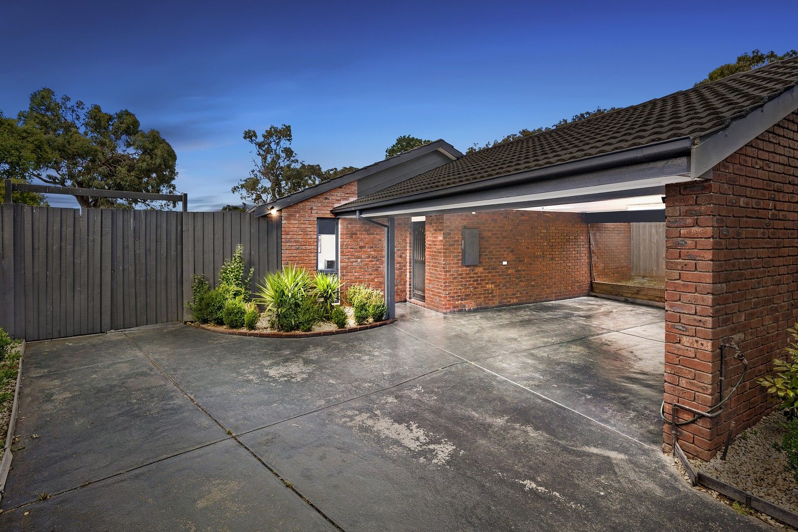 4 bedrooms House in 46 Colorado Crescent ROWVILLE VIC, 3178