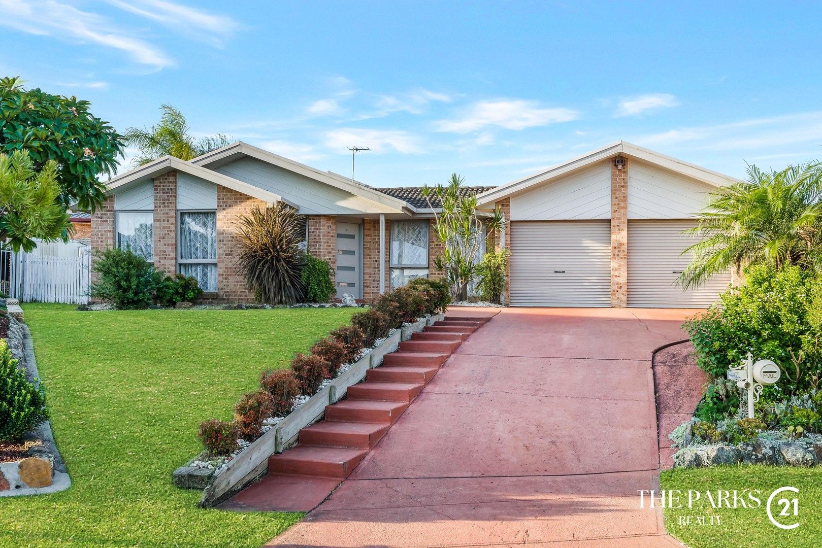 4 bedrooms House in 7 Kirkton Place EDENSOR PARK NSW, 2176