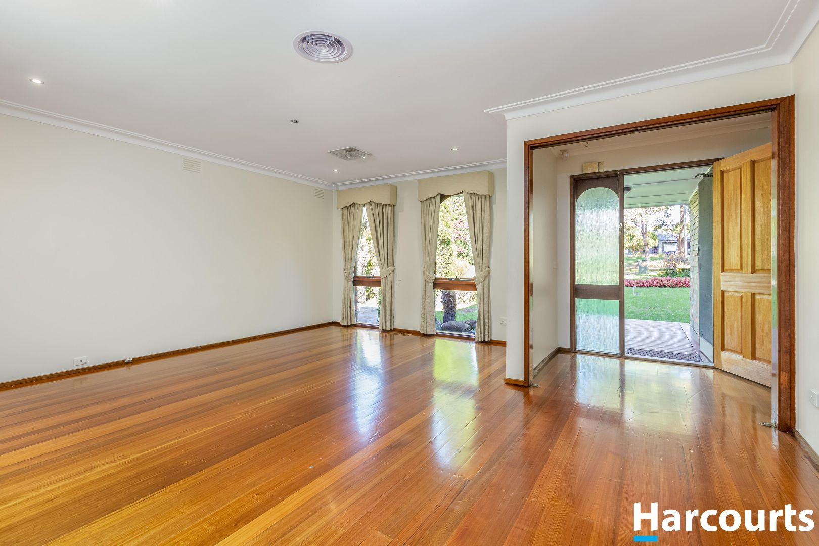 5 Chichester Square, Wantirna VIC 3152, Image 2