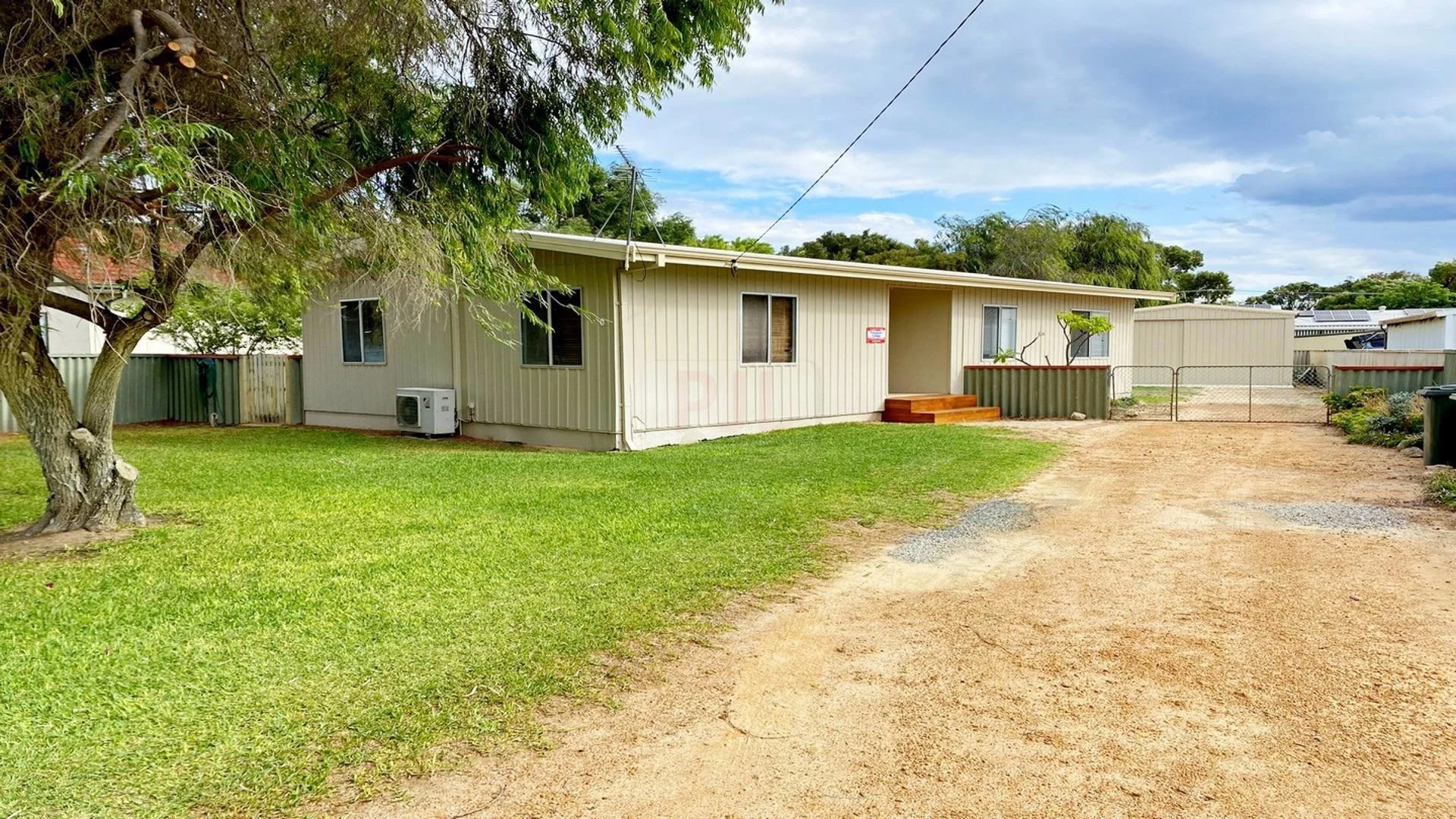 6 Cameron Street, Jurien Bay WA 6516