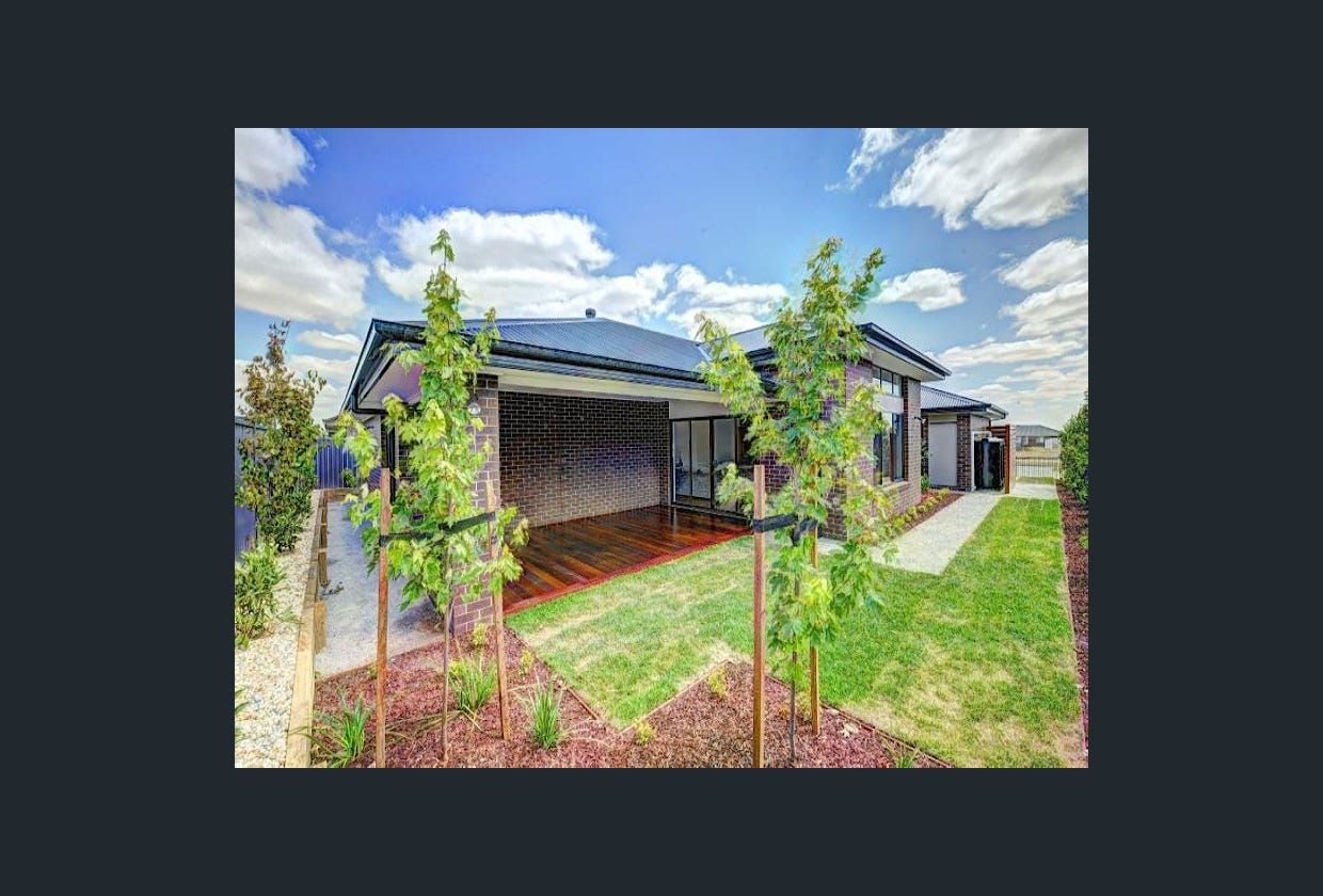 4 bedrooms House in 4 Eleanor Drive LUCAS VIC, 3350