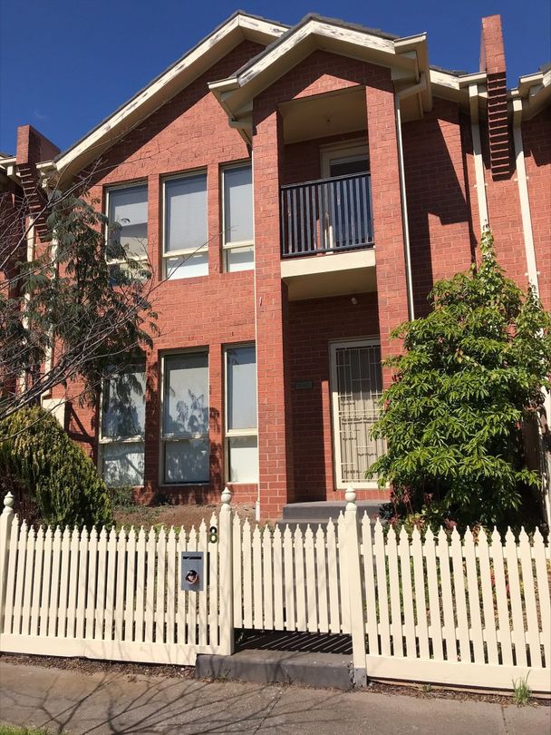 4 bedrooms House in 8 Wapiti Street MARIBYRNONG VIC, 3032