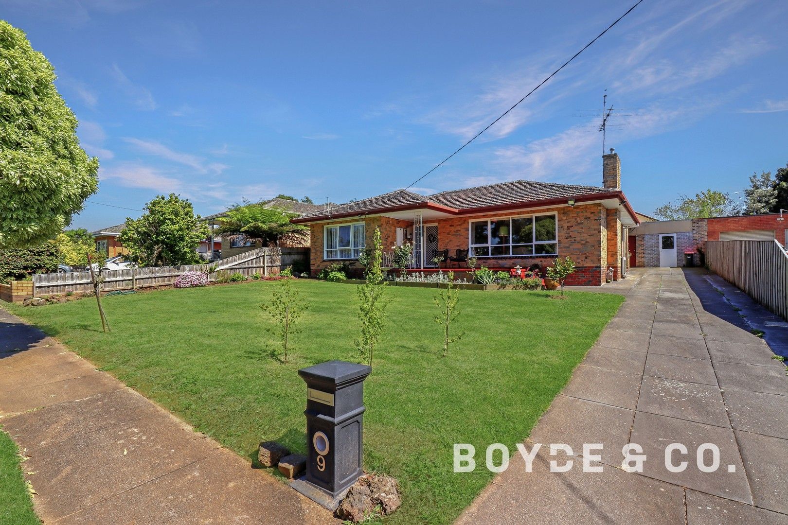 3 bedrooms House in 9 Morton  Avenue DROUIN VIC, 3818