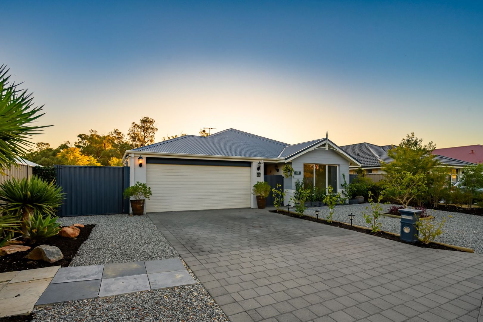 11 Hurlingham Loop, Meadow Springs WA 6210 Domain