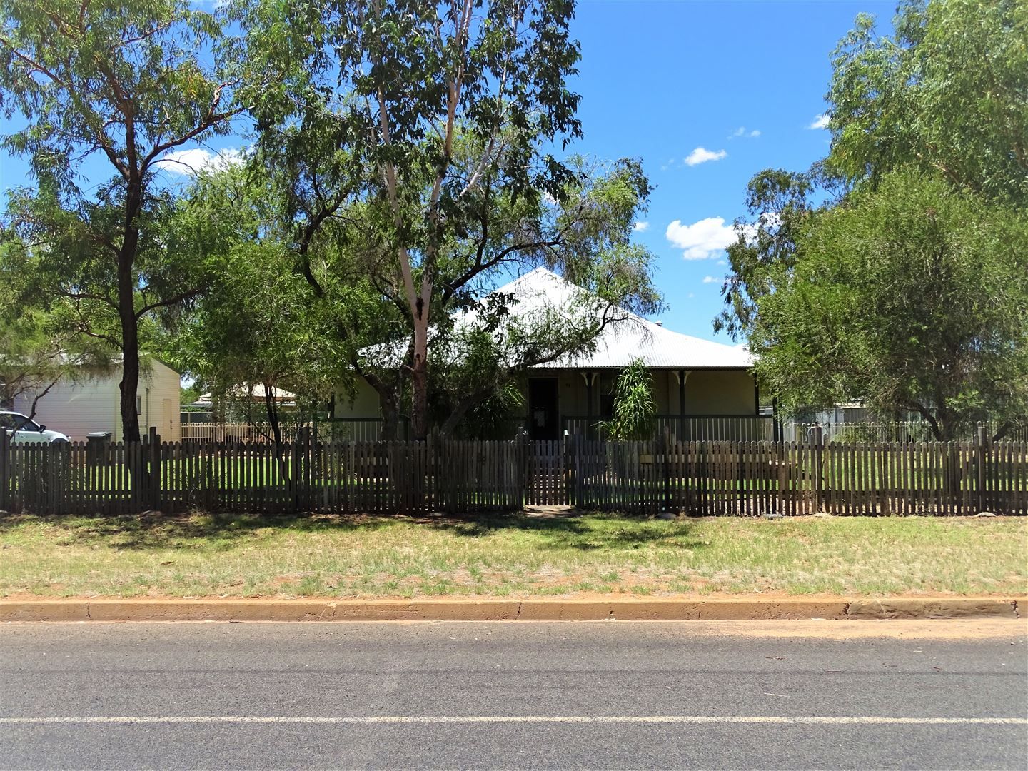 96-98 Watson Street, Charleville QLD 4470